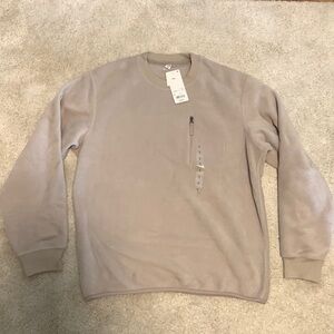 Uniqlo fleece sweater